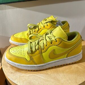 Nike Womens Low Dunk Shoes (Yellow Size 7)